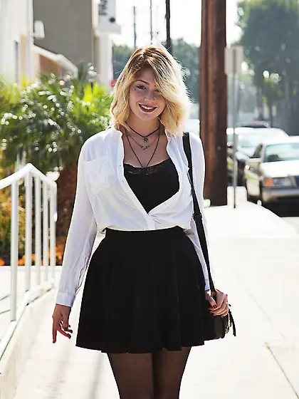 Squatting grips rails opening