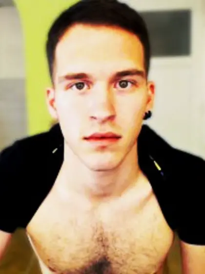 Brunette lukabooms perform anal