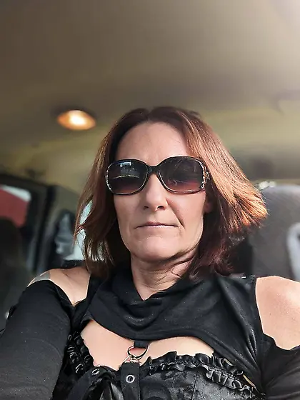 Chubby tranny slut rides the big ones