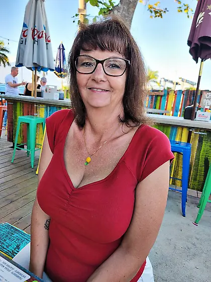 Exhibitionist Mature Milf Wife Shows All