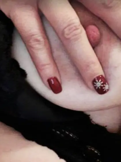 Ficksau AnjaCawa beleidigt sie,  sie braucht es