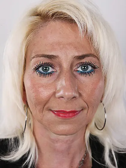 Cute damsel lacy black