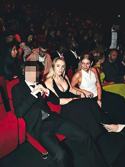 Sexy Juultje sharing her IQ