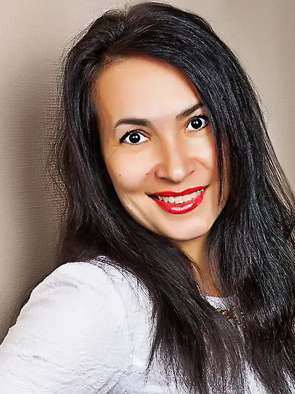 Asian milf with black hair and nice tits