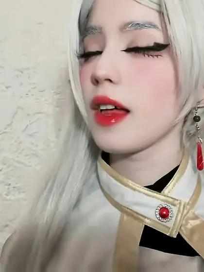 Blacked Frieren cosplay