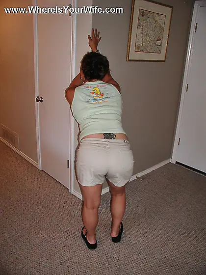 Plump housewife undresses takes