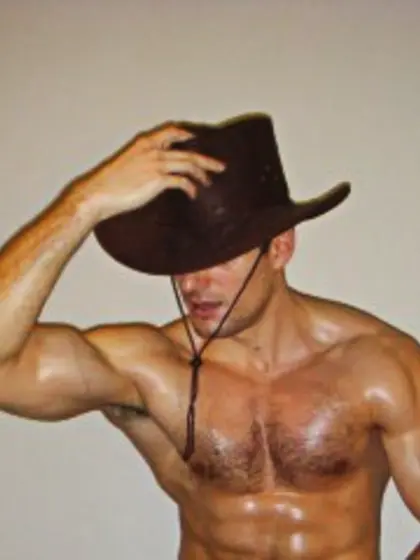 Brunette Ritchie Live Orgasm.