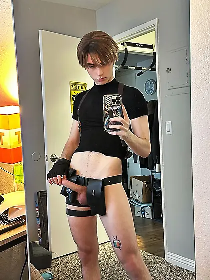 Leon! Help me,  Leon...