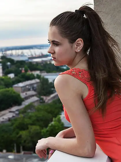 Brunette teenager Etna invites everybody to see her softcore exp