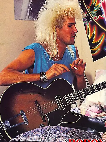 Dirty seventies groupie blowing