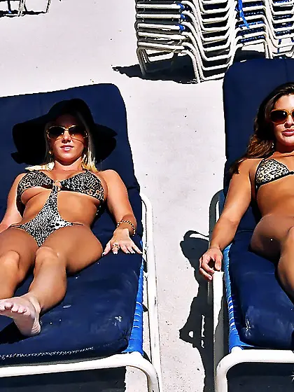 Smoking hot lesbo bitches Molly Cavalli and Gracie Glam make out