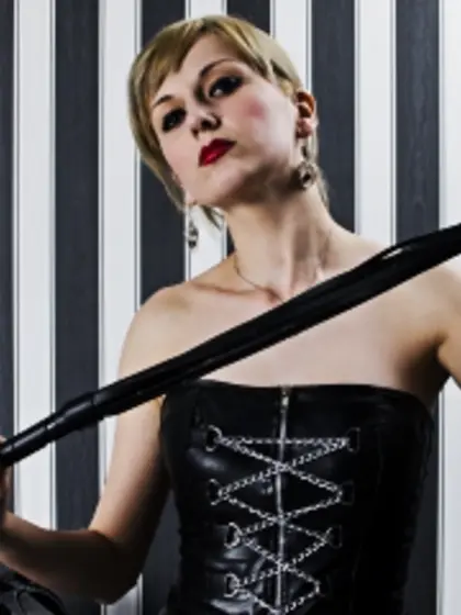 Blonde queenkelly perform roleplay