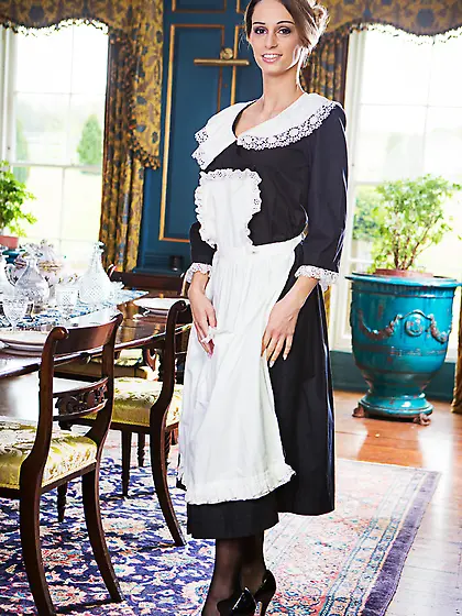 Alluring brunette babe in stockings seduces a hunk and fucks his