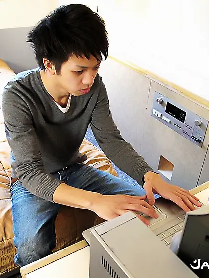 Japanese stud peels gray