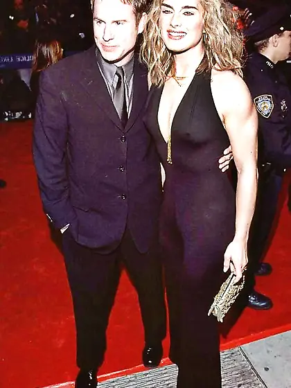 International celebrities puffies and observe thru