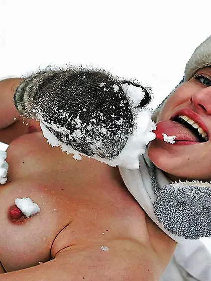 Public Bareness ( Snow )