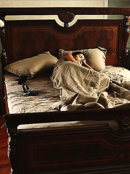 Naughty dark haired Belinda A knows how to keep herself entertai