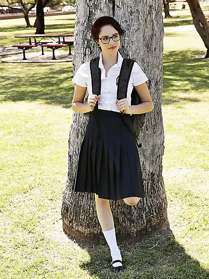 Nerdy schoolgirl serves her head teacher to get fucked hard