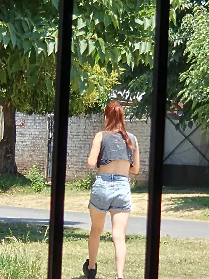 Espiando culos y tetas en la calle