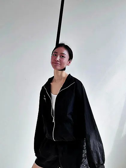 A nicely stretched neck