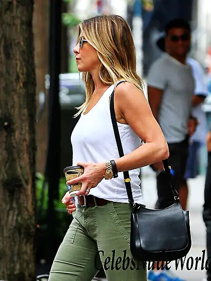 Jennifer Aniston Pokies Photos