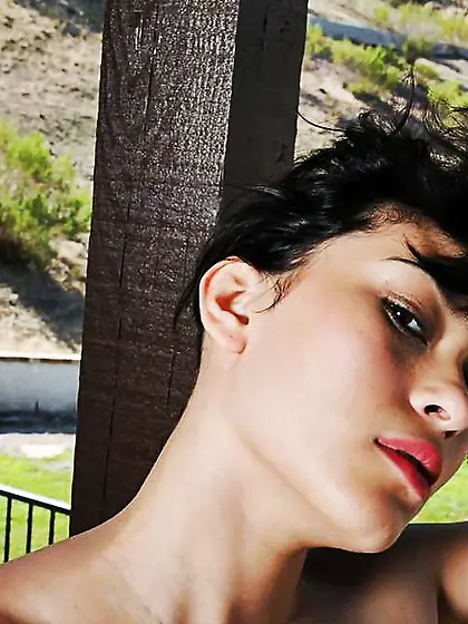 Raven Rockette,  a not too unshaved beauty by coupl4funn