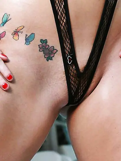 Sophie Dee Sling Super-Bitch