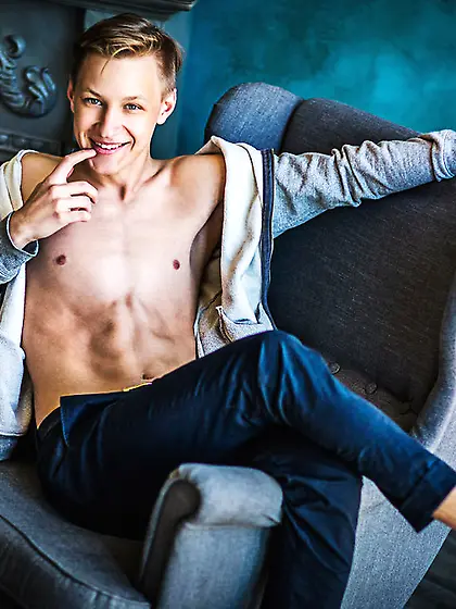 White young man a0marceloholly