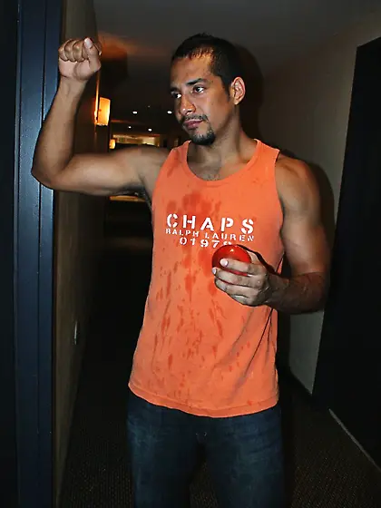 Lynn Love takes her clothes off and gets her hungry vagina ramme