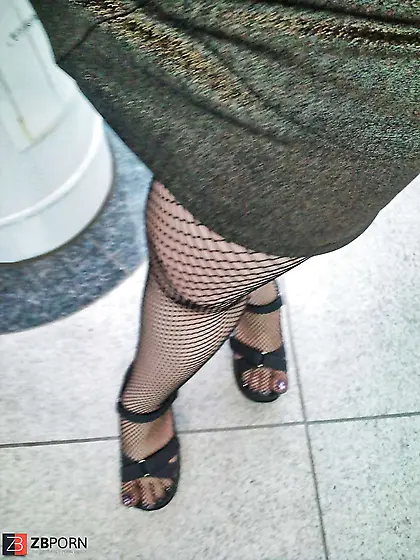 YUMYUM IN FISHNET HOSES