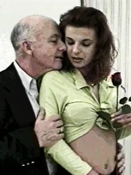 Green top brunette flower