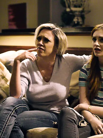 Dee Williams and Maya Kendrick pleasuring lucky dude on the couc