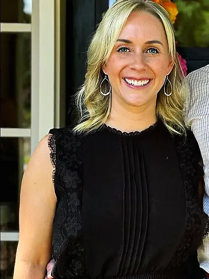 Joe gets Sara to show her tits and bit of pussy