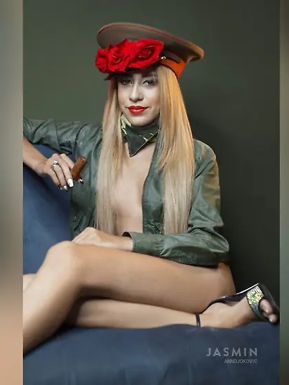 French green eyes girl