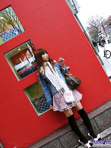 Cute looking Asian chick Ruri Idols is demonstrating her white f