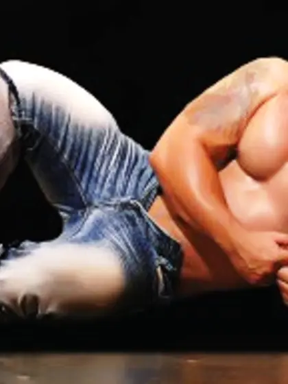 23 yo brunette Alex.