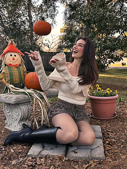 Rachel Pizzolato Thanksgiving Photoshoot 11/27/25