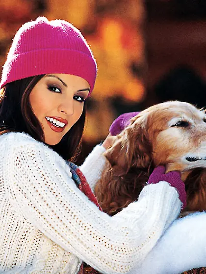 Busty brunette chick loves