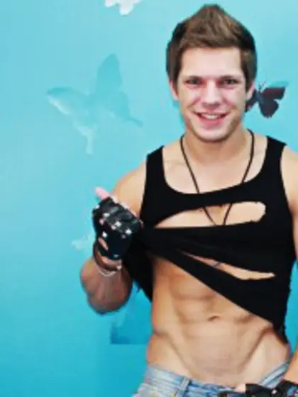 Brunette William Oil.