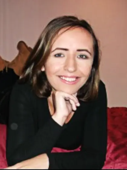 Brunette amorepuro perform dancing