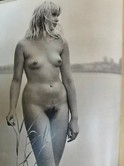 Hairy pretty women on retro porn pics 7!