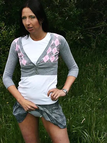 Petite Dogging Tracey Lain from United Kingdom