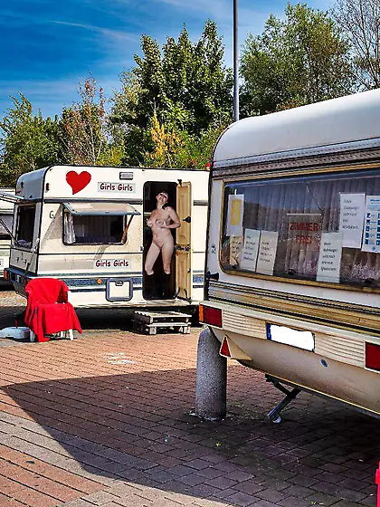 Street Hooker Mariolitta Fuck Public for Cash