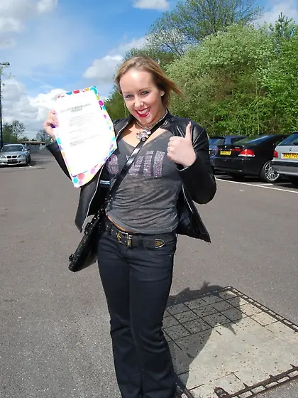 29 yo Blonde Ashley Hand jobs