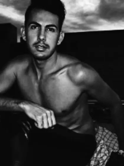 Brunette hannk perform anal