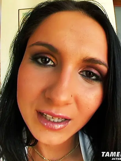 Black-haired babe asshole stretched