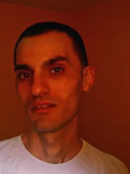 Brunette Akinkyboy4Uxx.