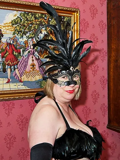 MILF BBW Speedy Bee from United Kingdom