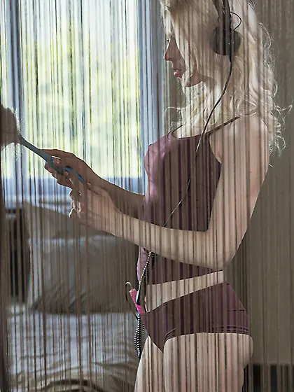 First-class blondes amazing threesome