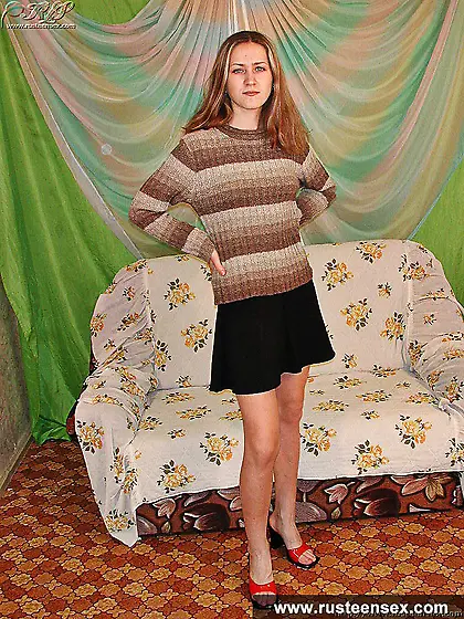 Russian teen blonde spreading her pussy wide open